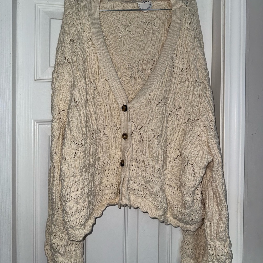 ARULA Ivory Button-Up Cardigan